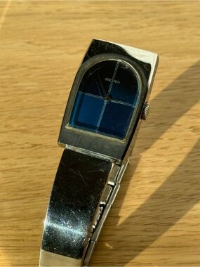 Vintage Seiko manual wind modernist watch. Ref 7302-710